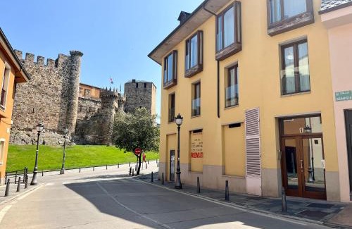 Ponferrada Apartment | Discover El Mirador Templario: Pet and Child-Friendly Haven