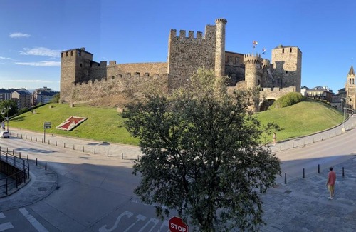 Ponferrada Apartment | Discover El Mirador Templario: Pet and Child-Friendly Haven