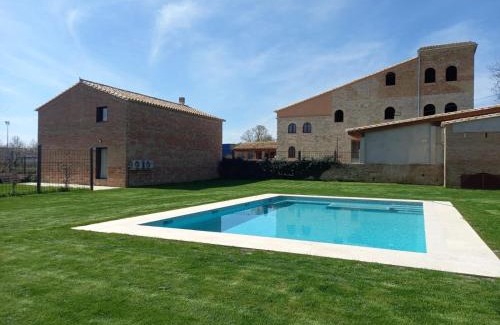 Fornells de la Selva House | Experience El Molí de Fornells: Family-Friendly Getaway