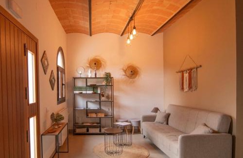 Fornells de la Selva House | Experience El Molí de Fornells: Family-Friendly Getaway