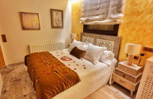 Pontons House | Indulge at El Molí de Pontons Suites with Spa & Hot Tub