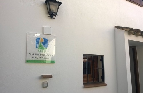 Castril House | Relaxing El Molino De La Cerrada with Spa Amenities