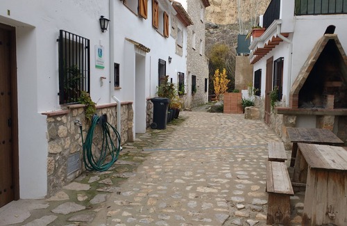 Castril House | Relaxing El Molino De La Cerrada with Spa Amenities