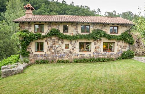 Lierganes House | Discover El Molino de Rucandio: Pet-Friendly Oceanfront Escape