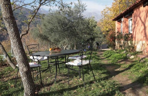 Candeleda Apartment | EL MONTE: Nature Retreat with Pool & Family-Friendly Fun