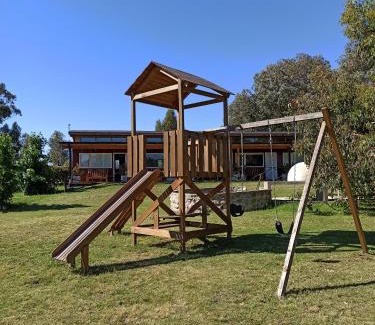Tandil Hotel | Top-Rated El Montenegrino: Pet-Friendly with Pool & Hot Tub