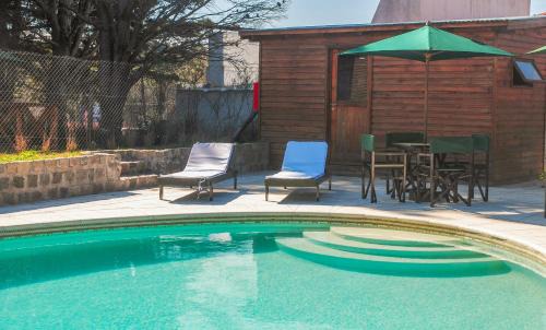 Tandil Hotel | Top-Rated El Montenegrino: Pet-Friendly with Pool & Hot Tub