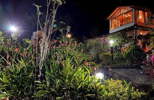 San Gil Cabin | Discover El Mortiño: Pet-Friendly Retreat with Pool & Breakfast