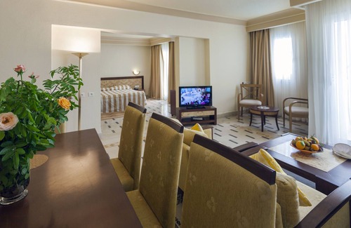 Tozeur Hotel | Discover El Mouradi Tozeur: Family-Friendly Oasis with Spa