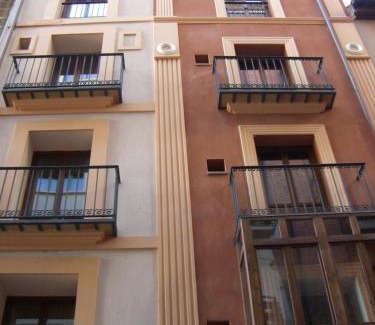 Old Town Hotel | Discover El Mudayyan: Family-Friendly Stay with High Ratings
