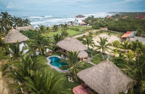 Troncones Resort | Pet-Friendly El MURO MAJAHUA Retreat with Pool Access