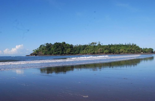 Torio House | Unwind at El Nido del Tucán: 4-Star Family Retreat