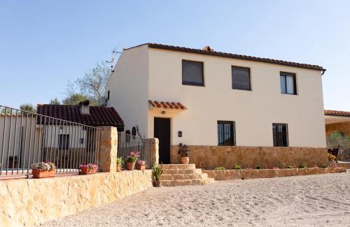 Les Useres Apartment | EL NIU DELS PAPUTS: Oceanfront Bliss with Pet-Friendly Comfort
