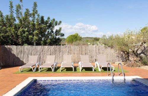 Les Useres Apartment | EL NIU DELS PAPUTS: Oceanfront Bliss with Pet-Friendly Comfort
