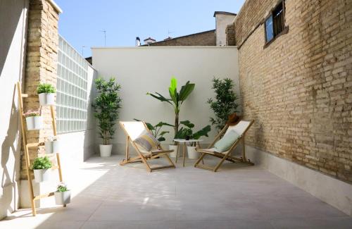 Pamplona City Centre Apartment | Discover El Oasis de la Estafeta: 4-Star Guest Favorite