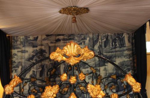 Cazalla De La Sierra House | Experience El Palacio de San Benito with Oceanfront Bliss