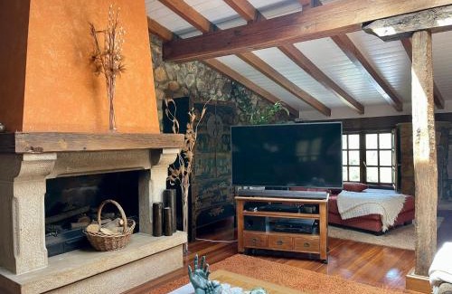 Liano Villa | Relax at El Palacio de Liaño: Poolside BBQ & Ocean Views