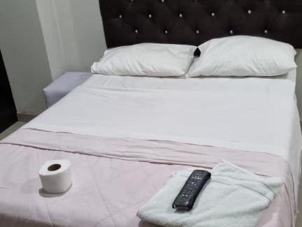 Tupac Amaru Inca House | Discover El Palacio: Your Ideal Budget-Friendly Escape