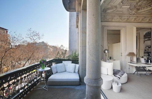 la Vila de Gracia Hotel | Experience El Palauet Royal Suites with Oceanfront Views
