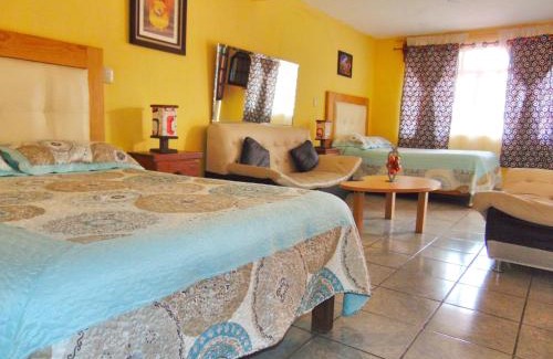 Zacatlan House | Discover El Paraíso de Zacatlán: Spacious Garden Retreat
