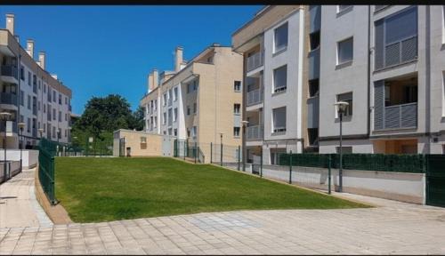 Posada de Llanes Apartment | Discover El Paraíso: Family-Friendly Retreat with Pool