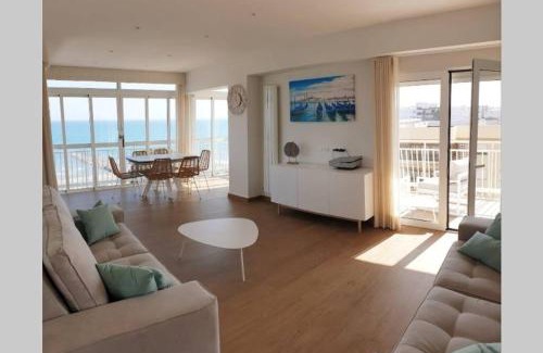 Benicassim Apartment | Experience El Paraiso de Anita with Oceanfront Bliss