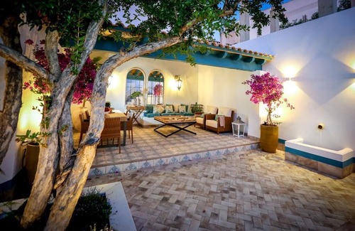 Ayamonte Apartment | Pet-Friendly Elegance at El Patio de Cristóbal Colón