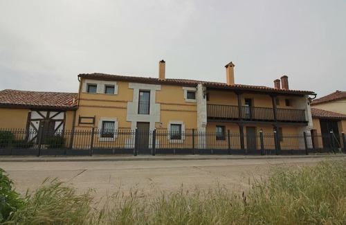 Villosilla de la Vega House | Discover El Patio de Fuenteuso: Pet Friendly Retreat