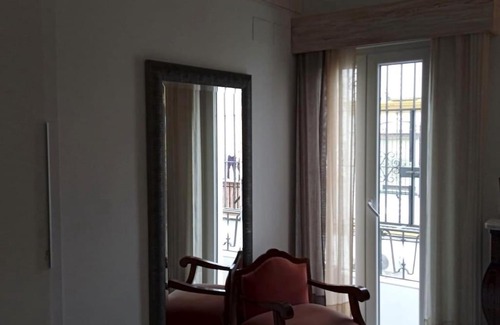 Nervion Apartment | Guest Rated 9.3: El Patio de Nervión with Breakfast Included