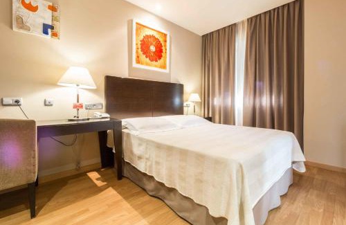 La Almunia de Dona Godina Hotel | Discover El Patio: Family-Friendly Hotel with Top Amenities
