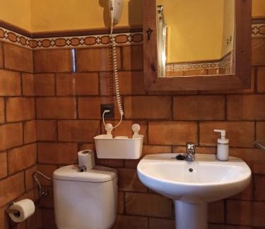 Zahara de la Sierra House | Family-Friendly Getaway at El Peñón - Rated 8.9/10!