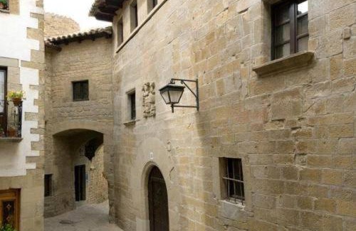Sos del Rey Catolico Hotel | Family-Friendly Escape at El Peiron - Rated 9.1/10