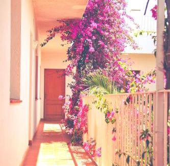 Vilamaniscle Apartment | Family-Friendly El Penell Apartament Llevant with High Ratings