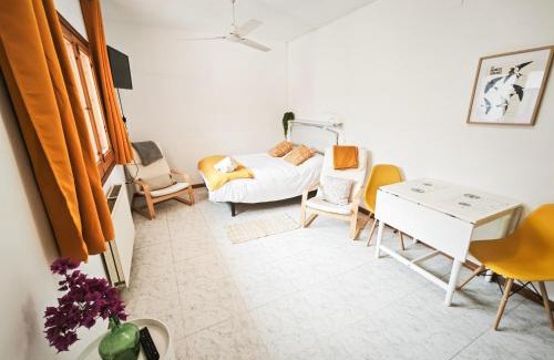 Vilamaniscle Apartment | Explore El Penell Estudi Mestral with Oceanfront Views