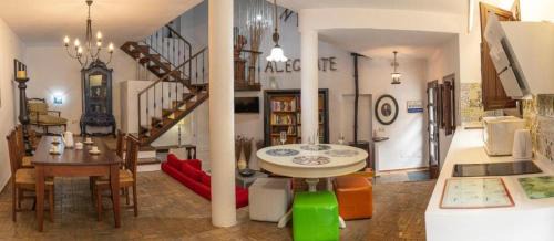 Old Town Apartment | Family-Friendly Stay at El Pensamiento: Rated 9.4/10