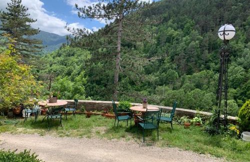 Ribes De Freser Apartment | Pet-Friendly Petit Estudi with Pool and Oceanfront Views