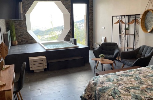 Torrelles de Llobregat Hotel | Relax at El Petit Mirador with Pool, Spa & Hot Tub