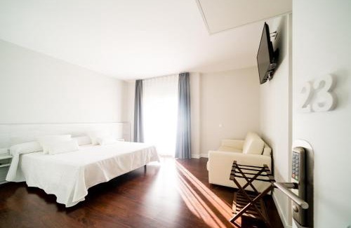 Olius Hotel | Relax at El Pi de Sant Just - Rooms with Breakfast Included