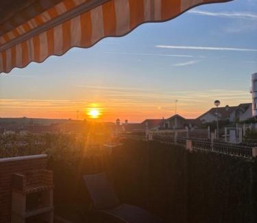 Mogro Apartment | Discover El Pinar de Mogro: Unique Sunsets Await You