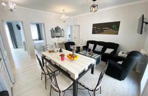 Avila Apartment | Discover El Piso del Rastro: Child-Friendly, 4-Star Retreat