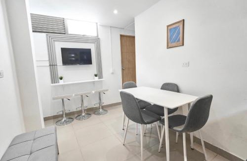 El Poblado Apartment | El Poblado 4 Bedrooms 2 Baths Private Terrace