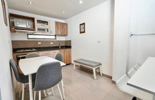 El Poblado Apartment | El Poblado 4 Bedrooms 2 Baths Private Terrace