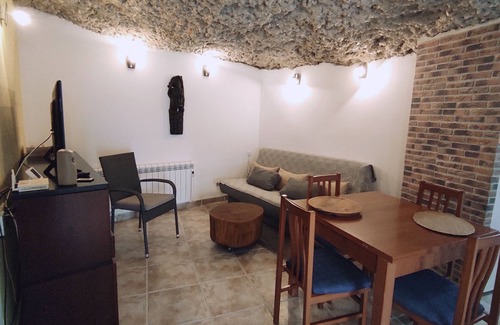 Alcala del Jucar House | El Portón: Guest Rated 10/10 with Spa & Family Amenities