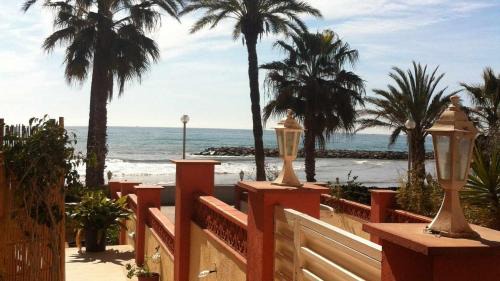 Vilanova I la Geltru Apartment | Oceanfront El Prat Beach Apartment with Family-Friendly Perks
