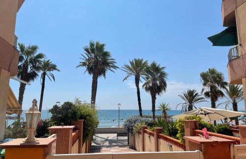Vilanova I la Geltru Apartment | Oceanfront El Prat Beach Apartment with Family-Friendly Perks