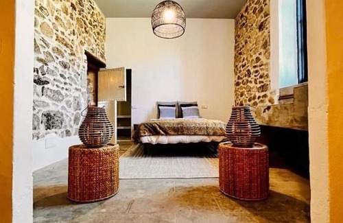 Las Ventas con Pena Aguilera Apartment | Exceptional El Quinto de Luciañez: Pet-Friendly Retreat
