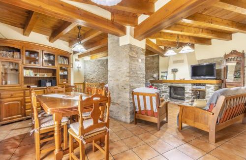 Castellbo House | Welcoming El Raco De Cal Maró: Family-Friendly Stay