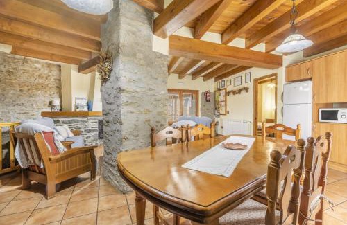 Castellbo House | Welcoming El Raco De Cal Maró: Family-Friendly Stay