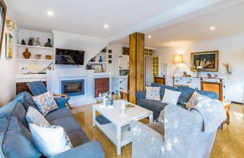 Peguera House | Oceanfront El Ranchito: Rated 9.6/10 with Pool Access