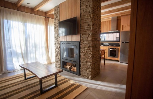 Lanin National Park Hotel | El Refugio Ski & Summer Lodge: Guest Rated 9.4, Family Friendly